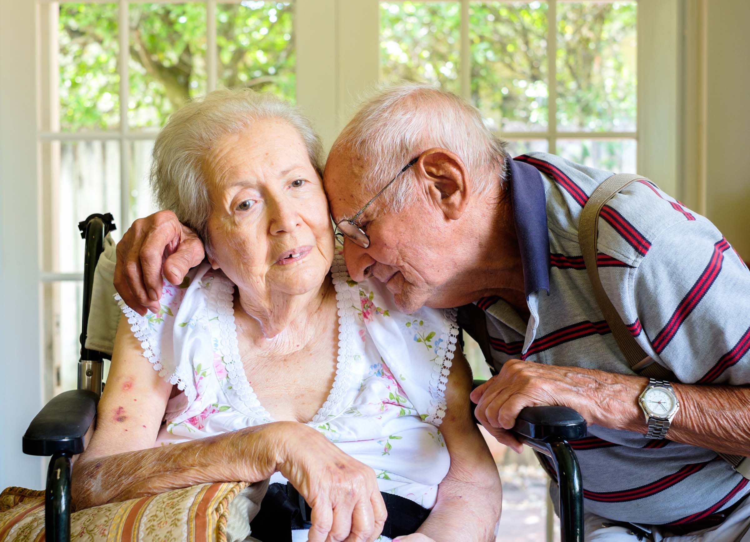 Чем болеют старые люди. Слабоумие у пожилых людей. Пожилые люди с Альцгеймером. Старческая немощь. Деменция у пожилых.